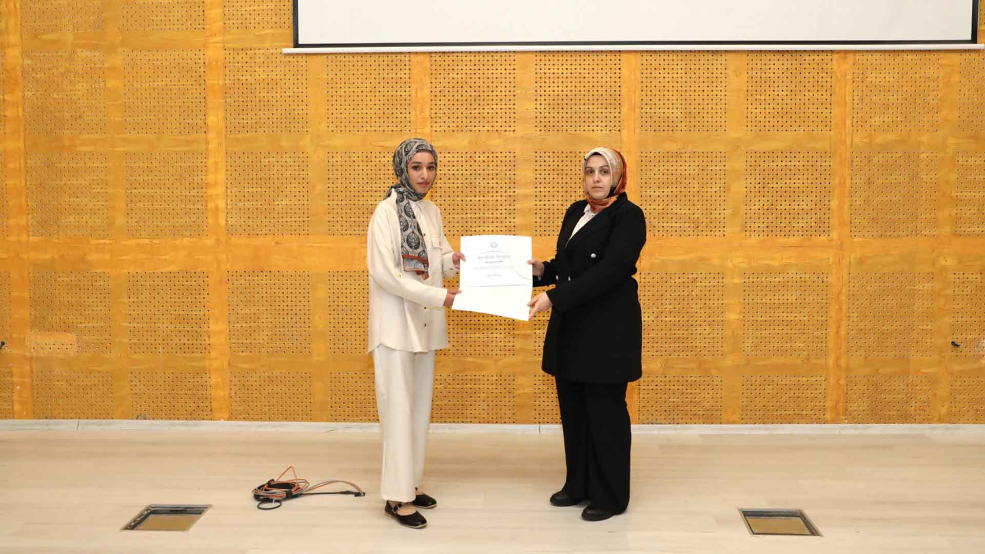 Bitlis Eren Üniversitesi’nde Hemşirelik Haftası Coşkuyla Kutlandı 11