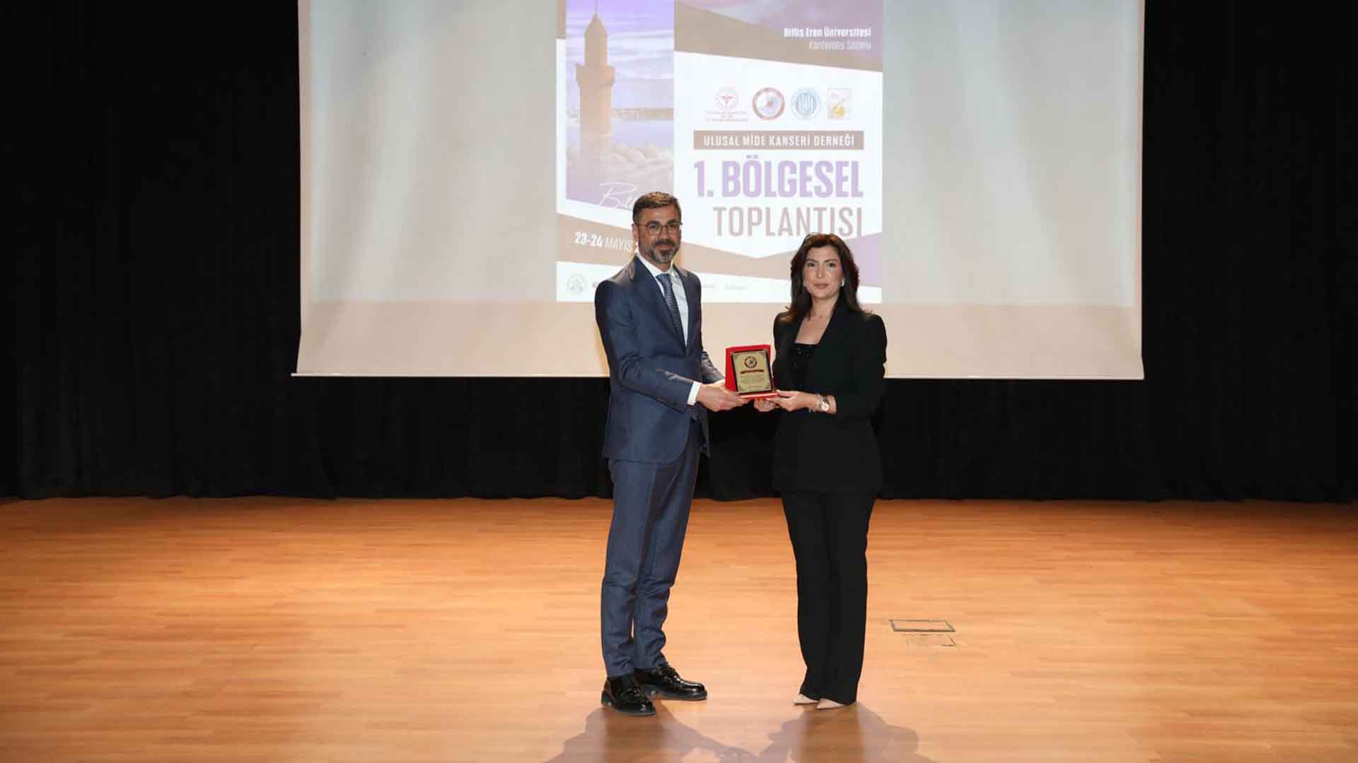 Bitlis Eren Üniversitesi’nde Mide Kanseri Zirvesi, Bilim İnsanları 1. Bölge Toplantısında Buluştu 1
