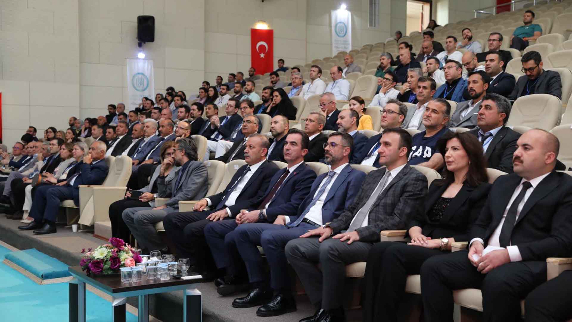 Bitlis Eren Üniversitesi’nde Mide Kanseri Zirvesi, Bilim İnsanları 1. Bölge Toplantısında Buluştu 5