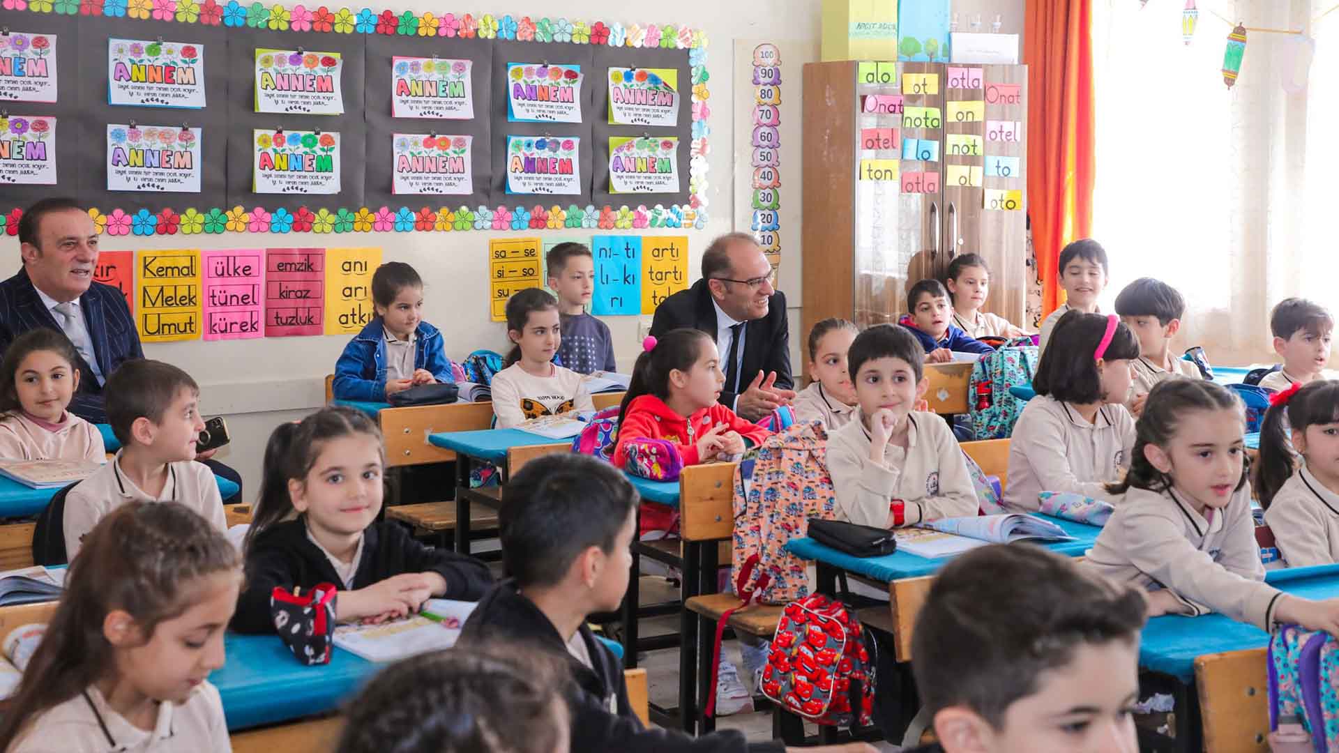 Bitlis İl Milli Eğitim Müdürü’nden Bayram Kartına Sürpriz Ziyaret 2