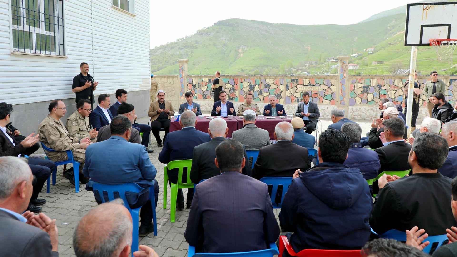 Bitlis Valisi Karakaya’dan Ünaldı Ve Arıdağ Köylerine Ziyaret 4