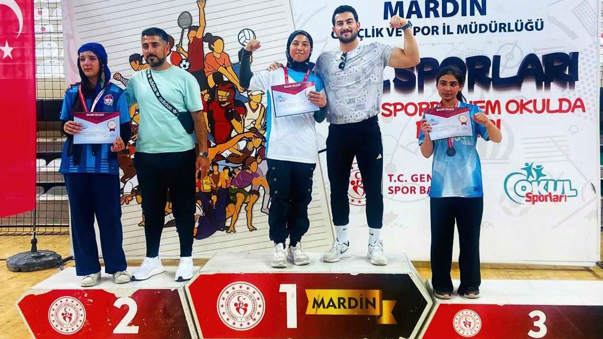 Bitlisli Öğrenciler Türkiye Bilek Güreşi Finallerine Yükseldi 1