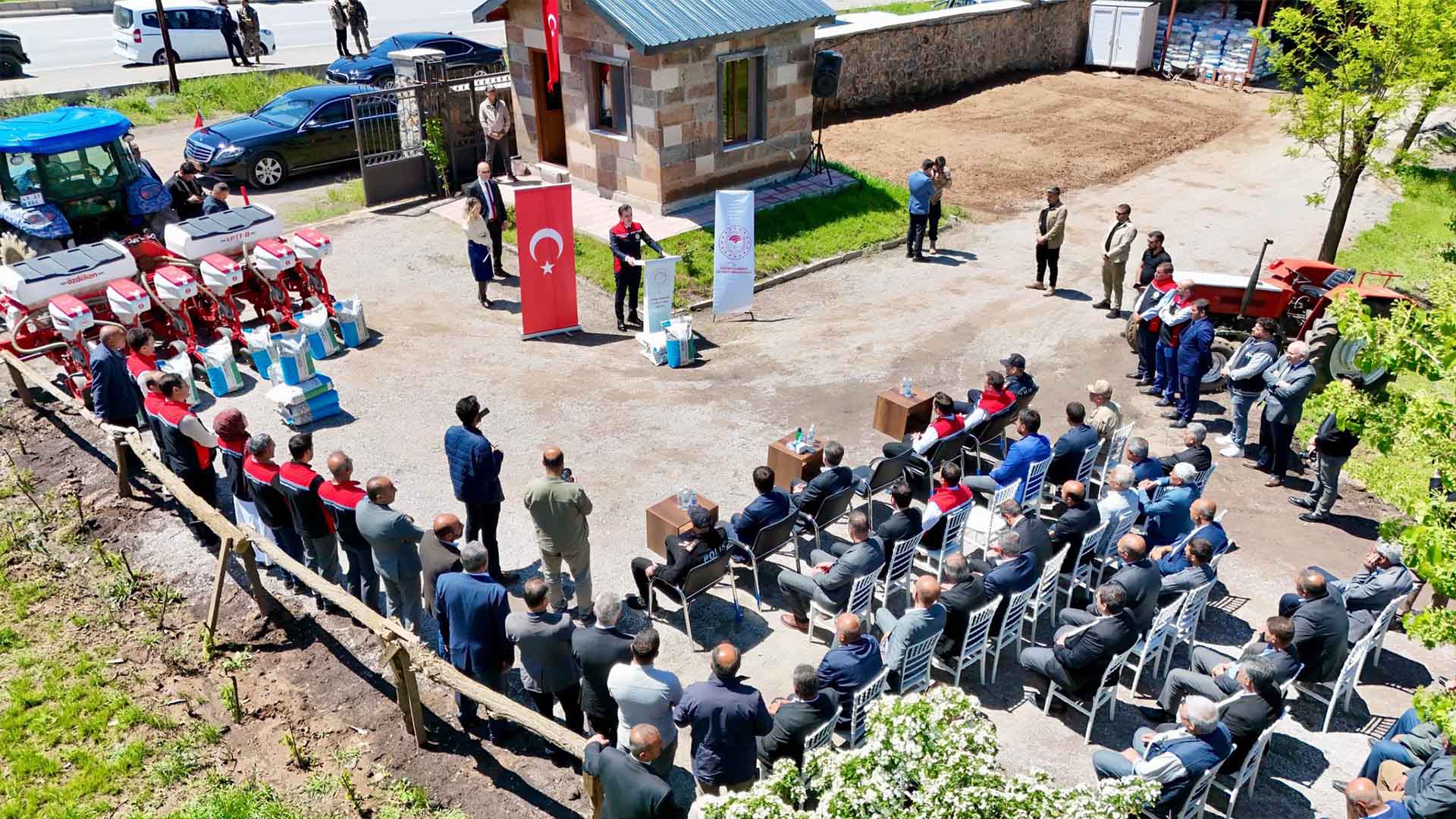 Bitlis’te Çiftçiye Fasulye Tohumu Desteği 1