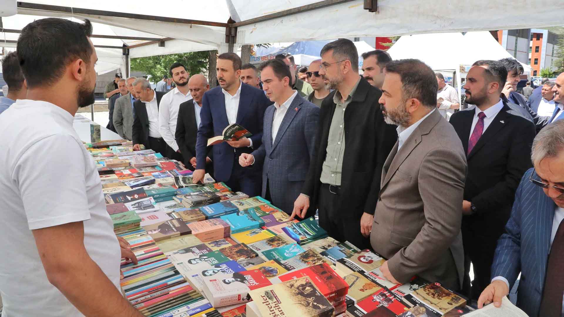 Bitlis'te Gençlik Festivali Ve Kitap Fuarı’na Yoğun İlgi 1