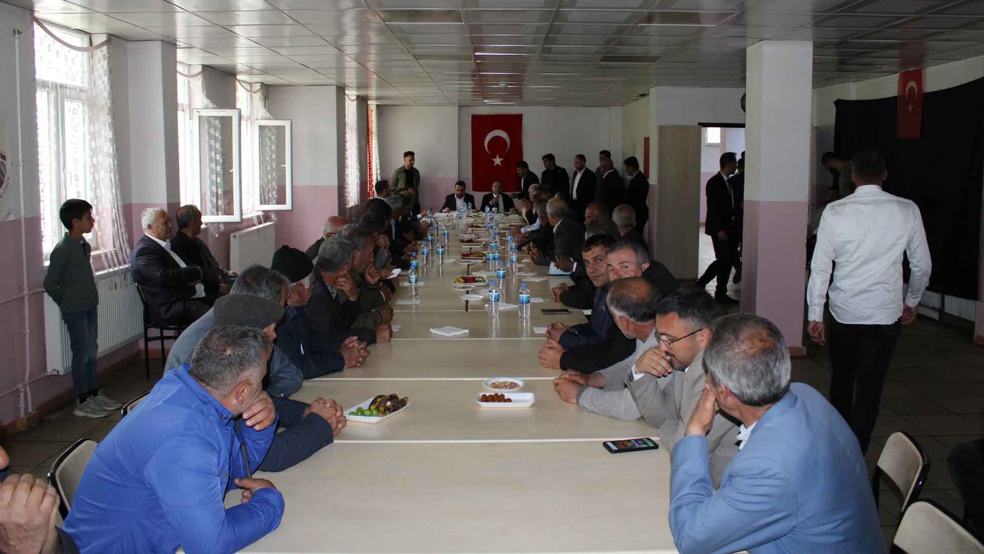 Bitlis'te Muhtarlar Bölgesel Toplantıda Buluştu 2