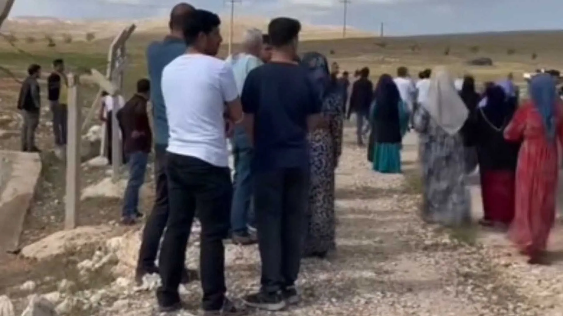 Dusen Kuzenini Kurtarmaya Calisirken Birlikte Bogulmuslar 5