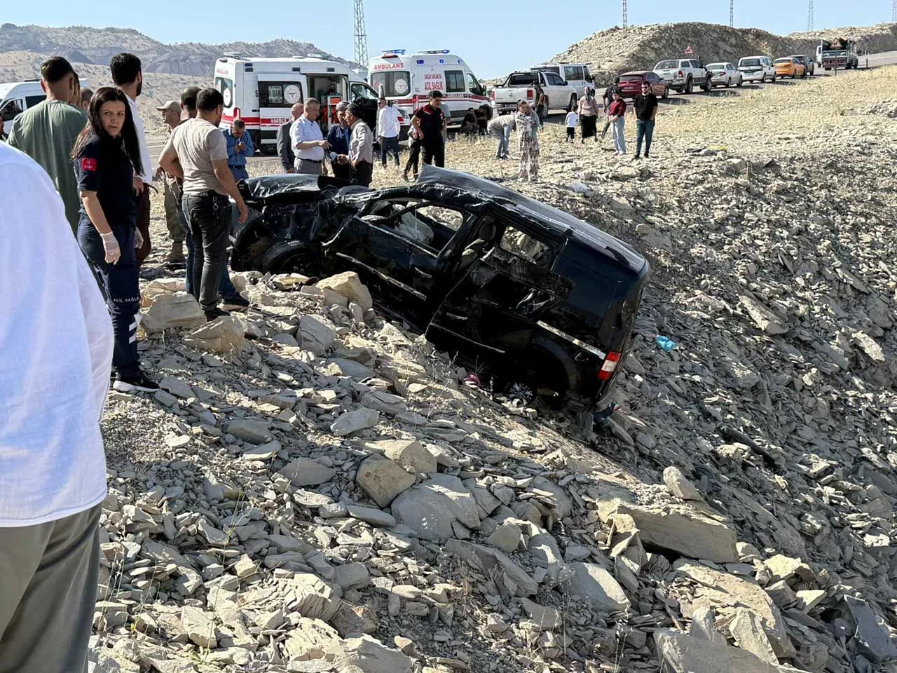 Hafif Ticari Arac Sarampole Devrildi 3 Olu 2Si Agir 3 Yarali 1