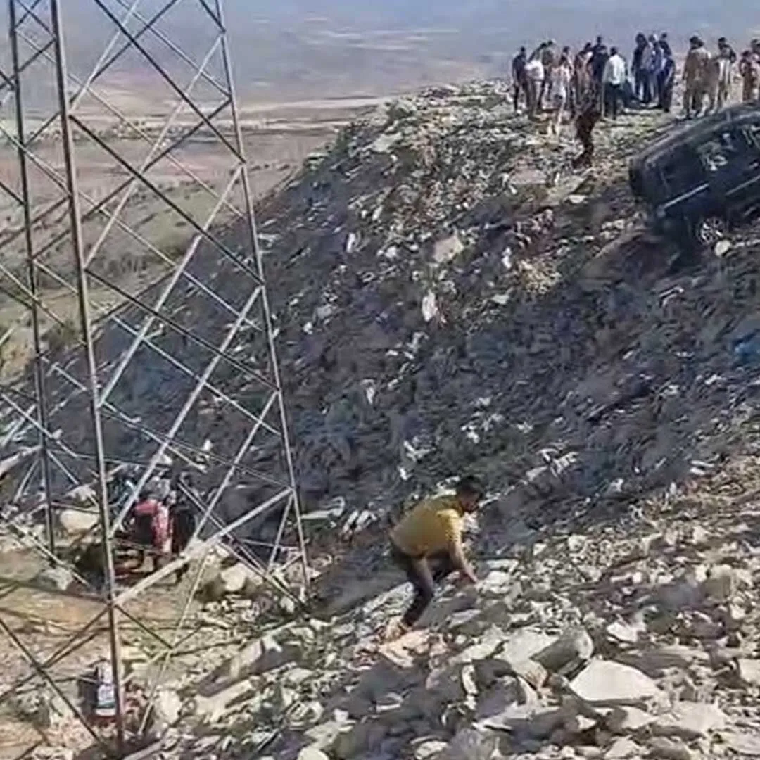 Hafif Ticari Arac Sarampole Devrildi 3 Olu 2Si Agir 3 Yarali 3