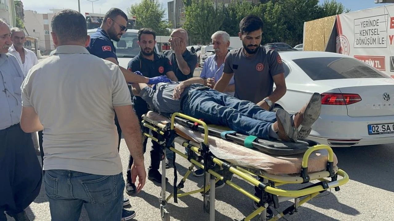 Karsidan Karsiya Gecerken Motosiklet Carpti 1 Yarali 1