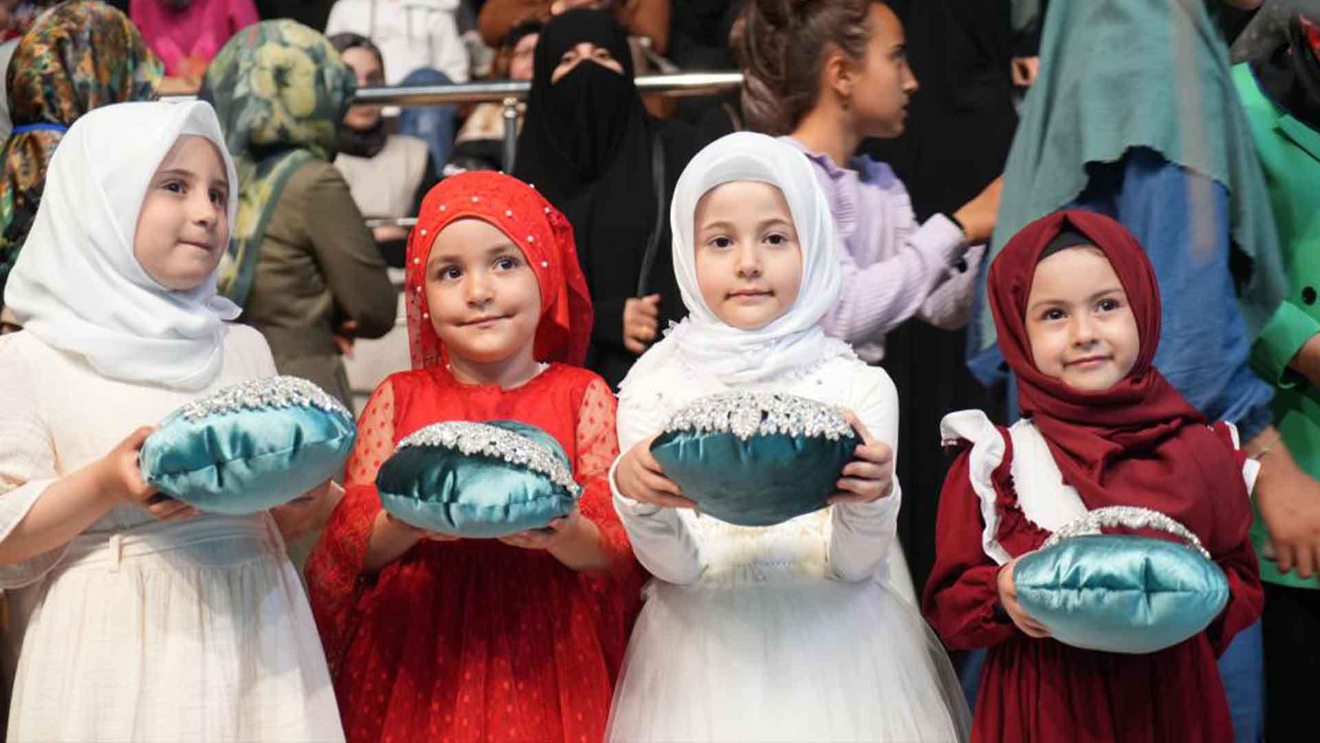 Muş’ta Hafızlıkta Tarihi Gün, 300 Öğrenciye İcazet Verildi 6