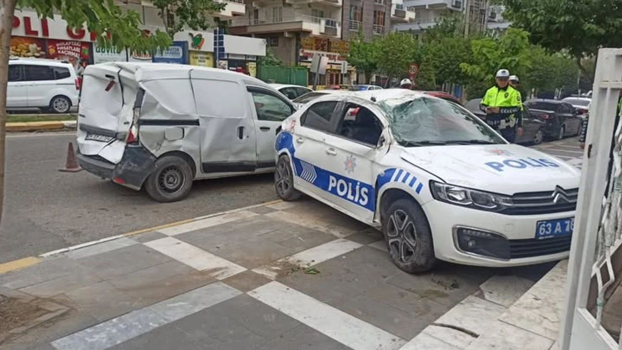 Sanliurfada Polis Aracinin Da Yer Aldigi Kazada Iki Kisiyi Yaraladi