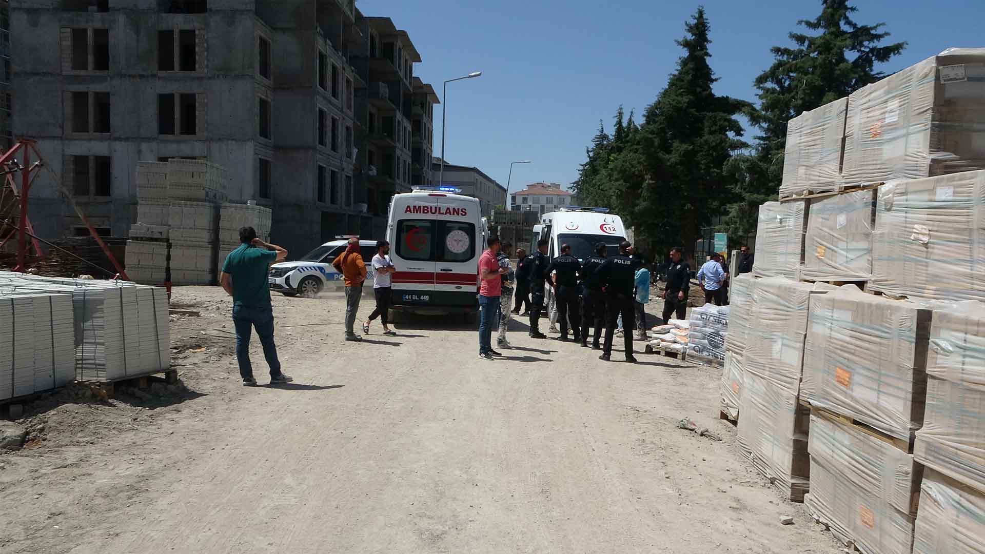 Şantiyede İşçiler Arasında Taşlı Sopalı Kavga, 3 İşçi Yaralandı