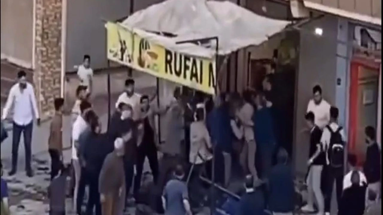 Sopali Tekmeli Ve Yumruklu Kavga Kamerada2