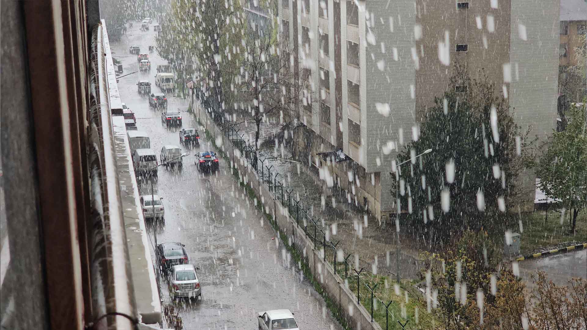 Tatvan’da Dolu Yağışı Hayatı Olumsuz Etkiledi 1