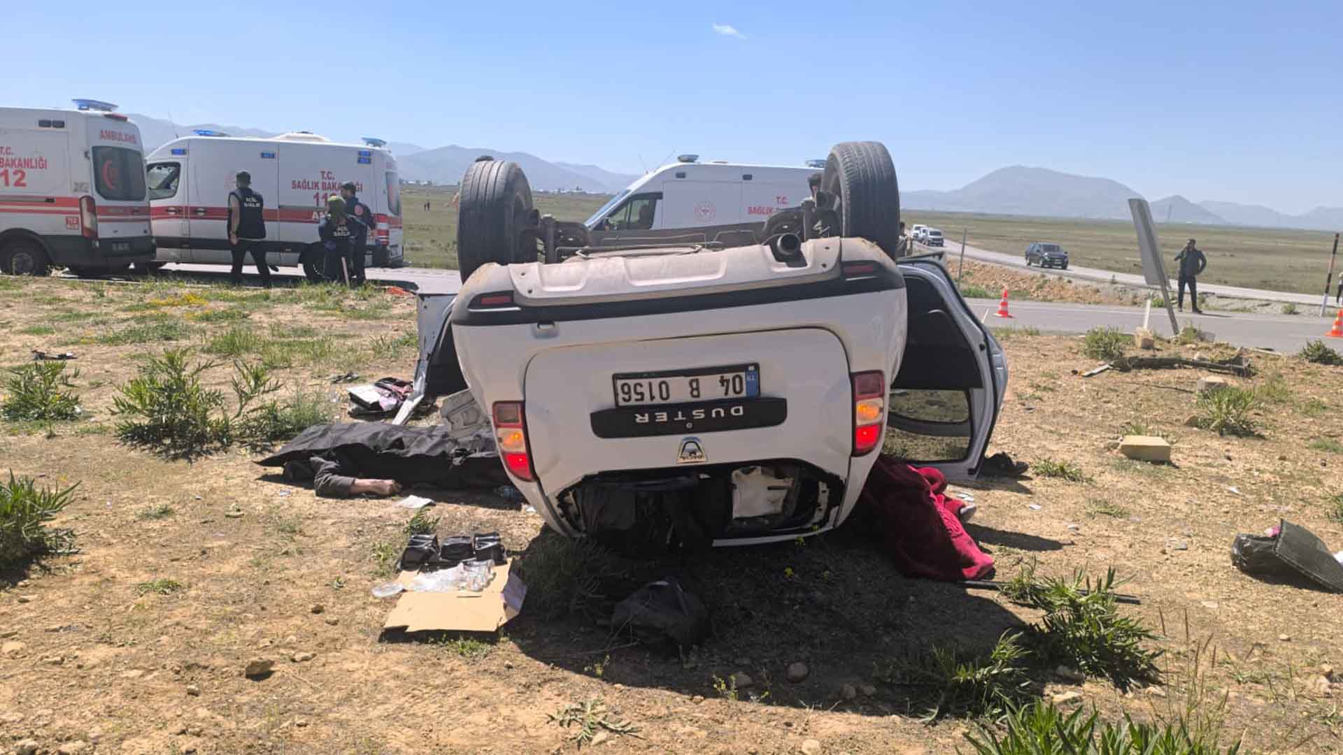 Van’da İki Araç Feci Çarpıştı, 4 Kişi Hayatını Kaybetti, 2 Yaralı 6