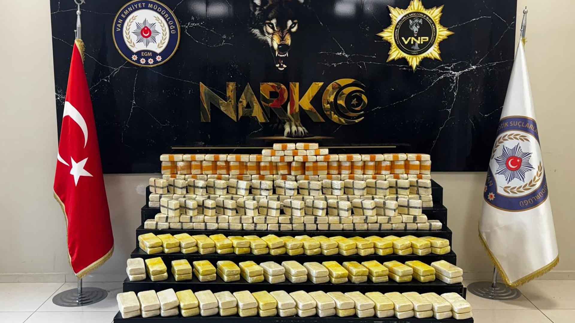 Van’da Uyuşturucuya Büyük Darbe, 147 Kilo Uyuşturucu Ve 32 Bin Hap Ele Geçirildi 1
