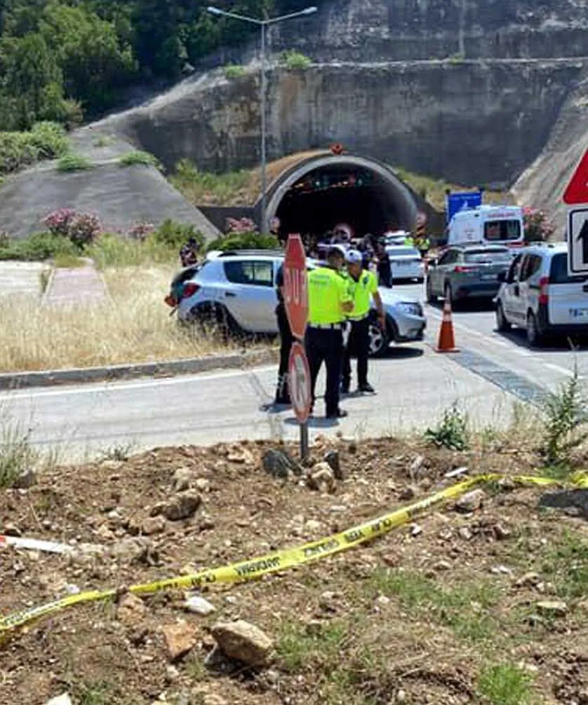 Bakan Yerlikaya Paylasti Feci Kazada 2 Kisi Oldu 4