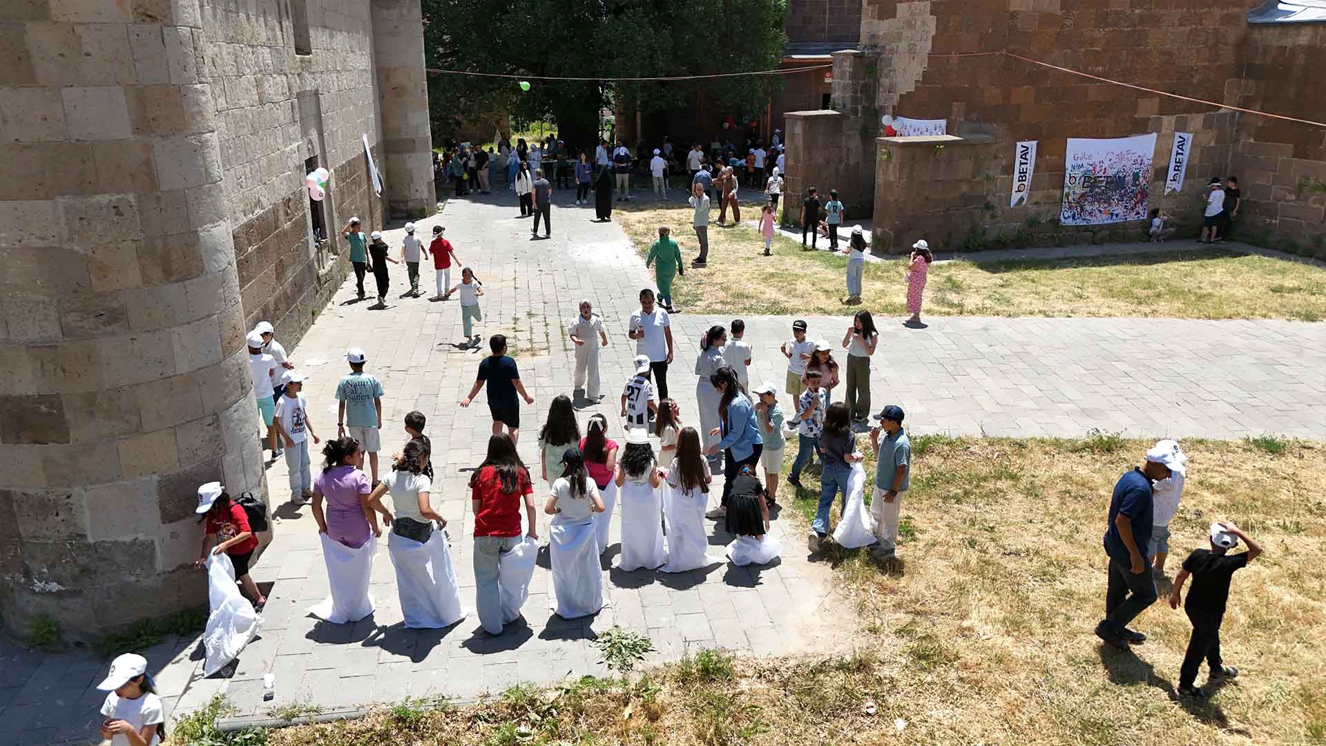 Betav’dan Renkli Yıl Sonu Etkinliği, Çocuklar Hem Öğrendi Hem Eğlendi 11