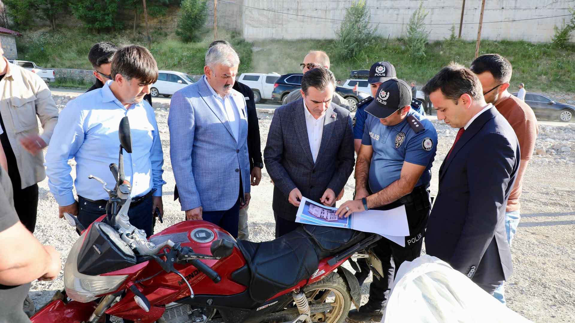 Bitlis Valisi Karakaya, Hizan’daki Yatırımları Yerinde İnceledi 5
