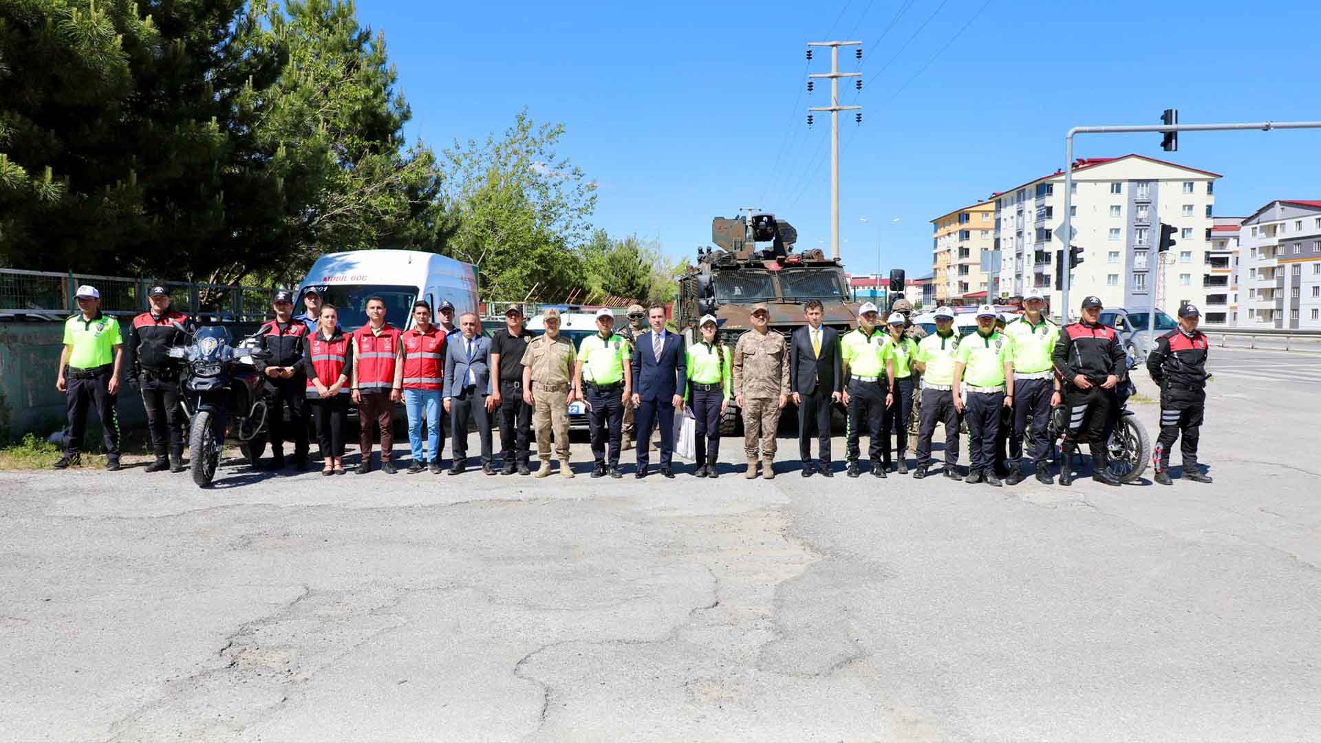 Bitlis Valisi Karakaya’dan Bayram Öncesi Yol Güvenliği Denetimi 5