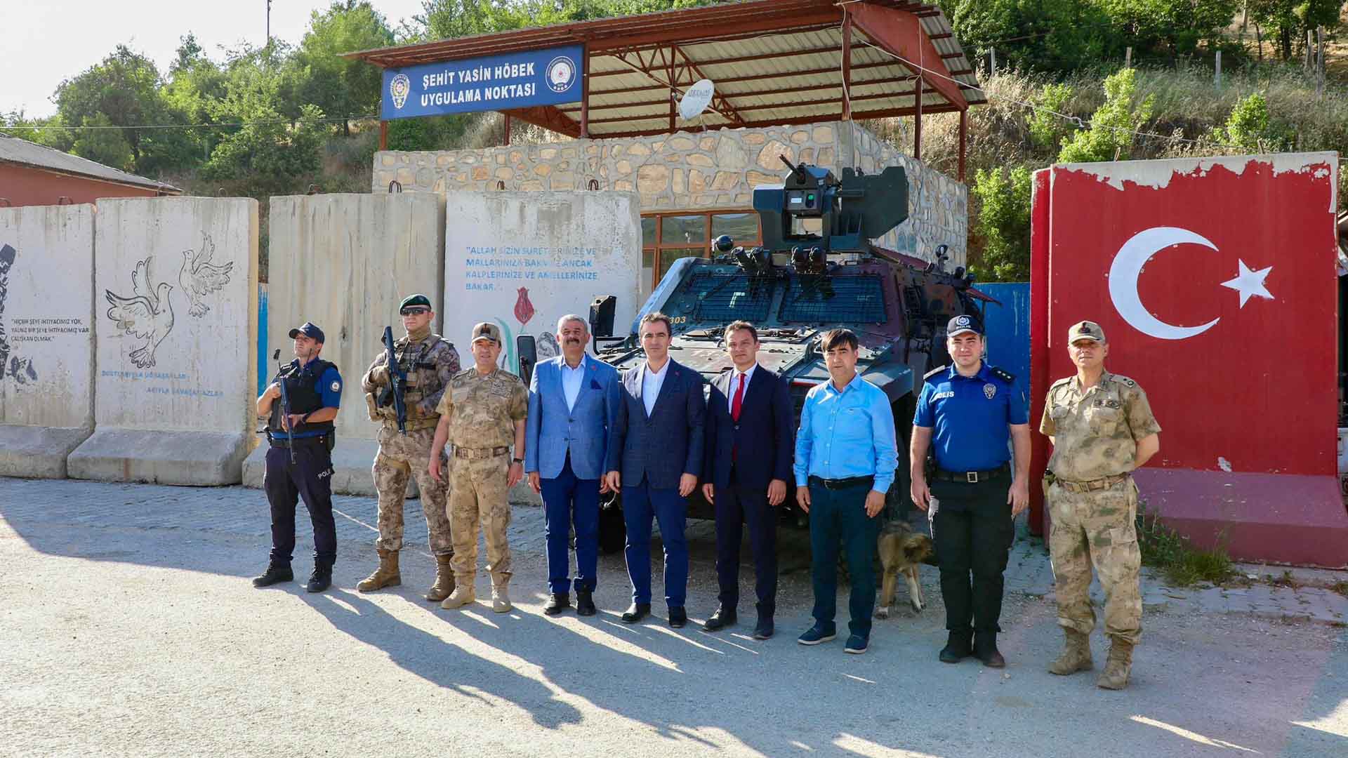 Bitlis Valisi Karakaya'dan Hizan’daki Güvenlik Noktalarına Moral Ziyareti 6