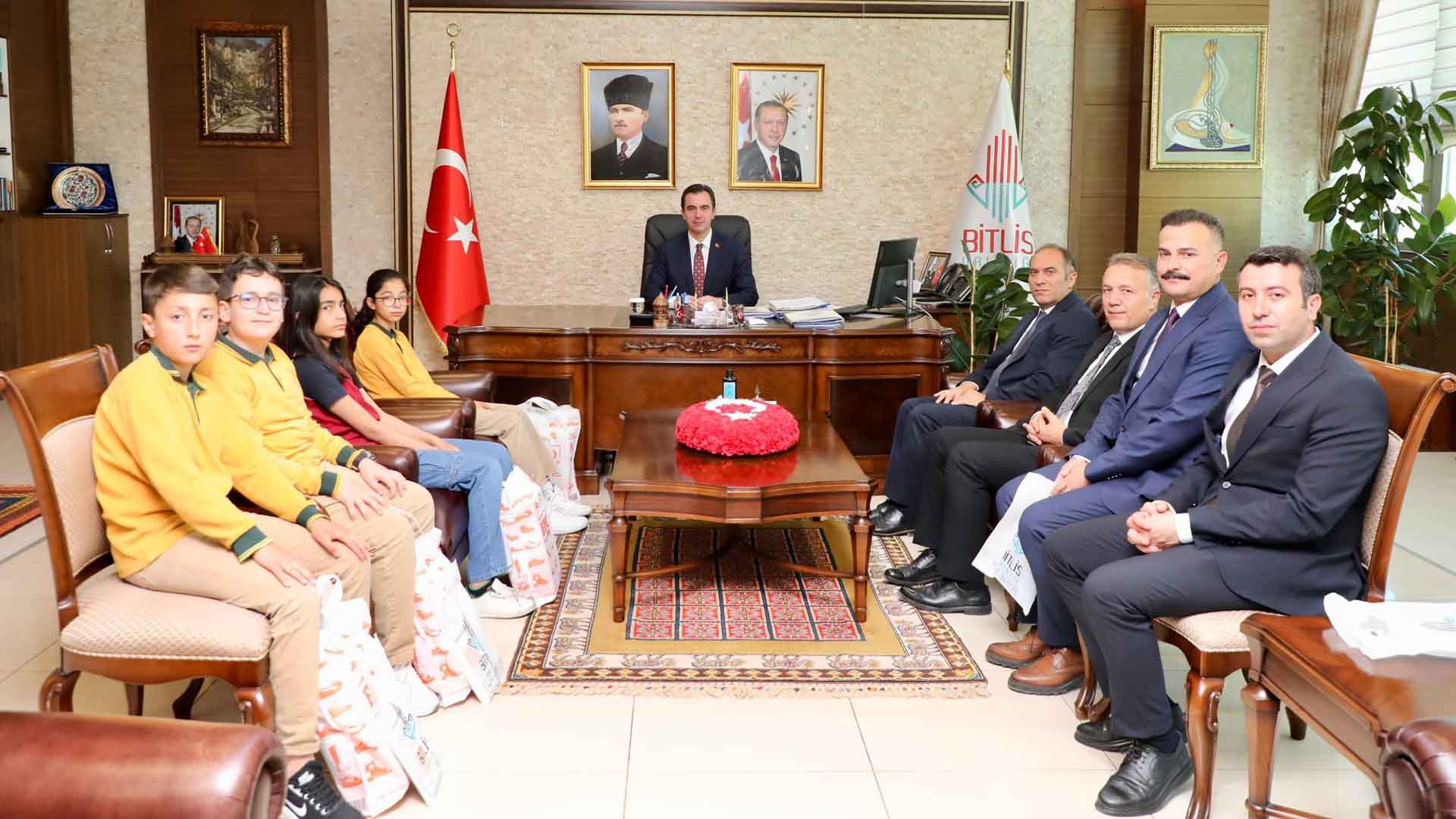 Bitlis’in Gururu Oldular, Bursluluk Sınavında Türkiye Birinciliği