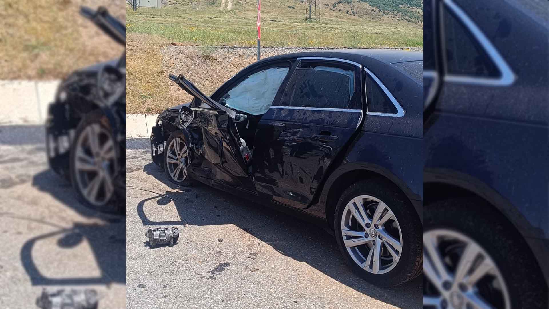 Bitlis'te İki Araç Feci Çarpıştı, 1’I Ağır, 3 Kişi Yaralandı