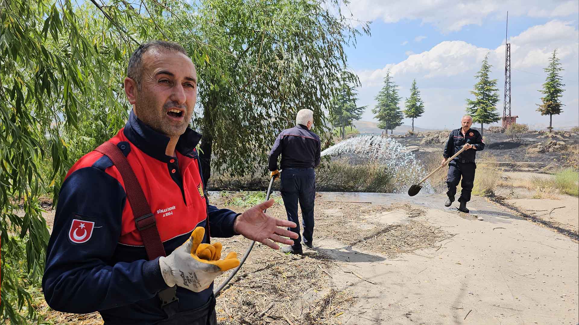 Bitlis'te Korkutan Yangın, 50 Dönüm Arazi Kül Oldu 1