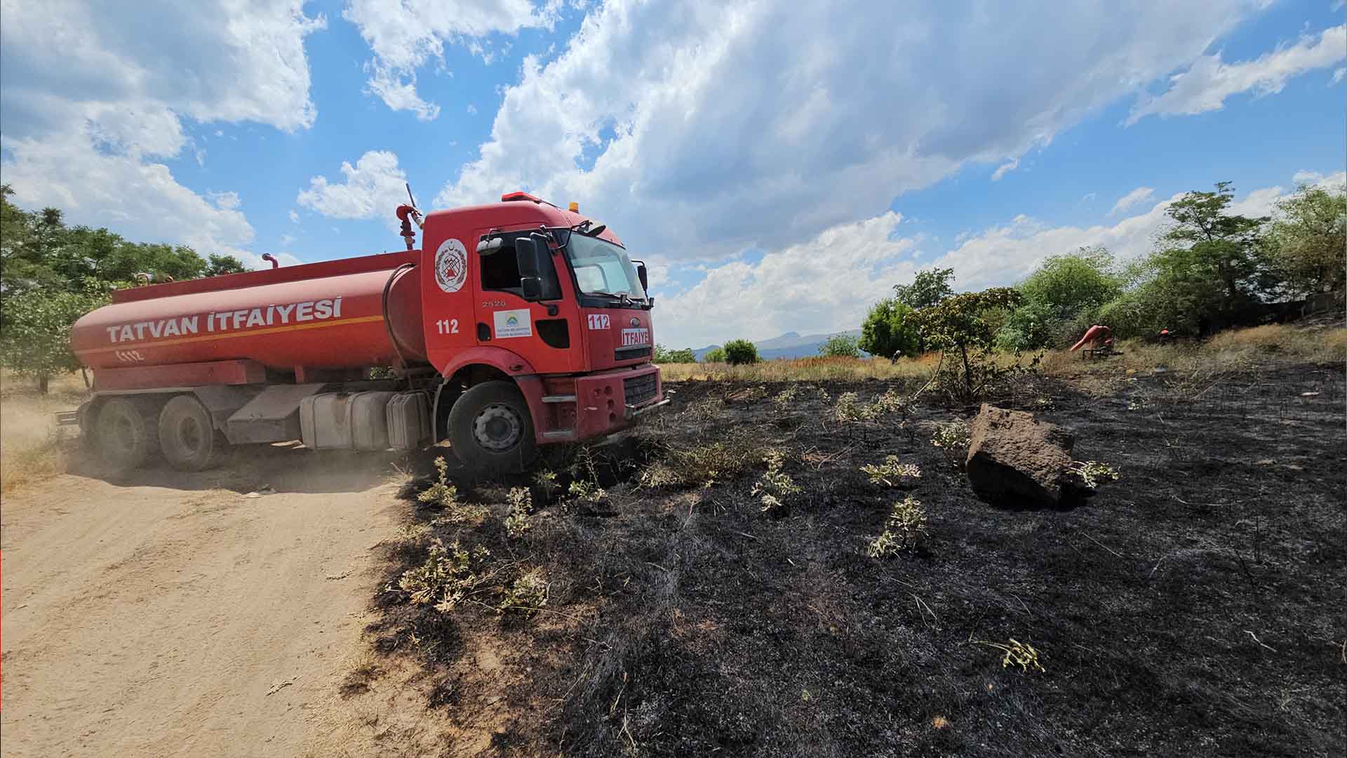 Bitlis'te Korkutan Yangın, 50 Dönüm Arazi Kül Oldu