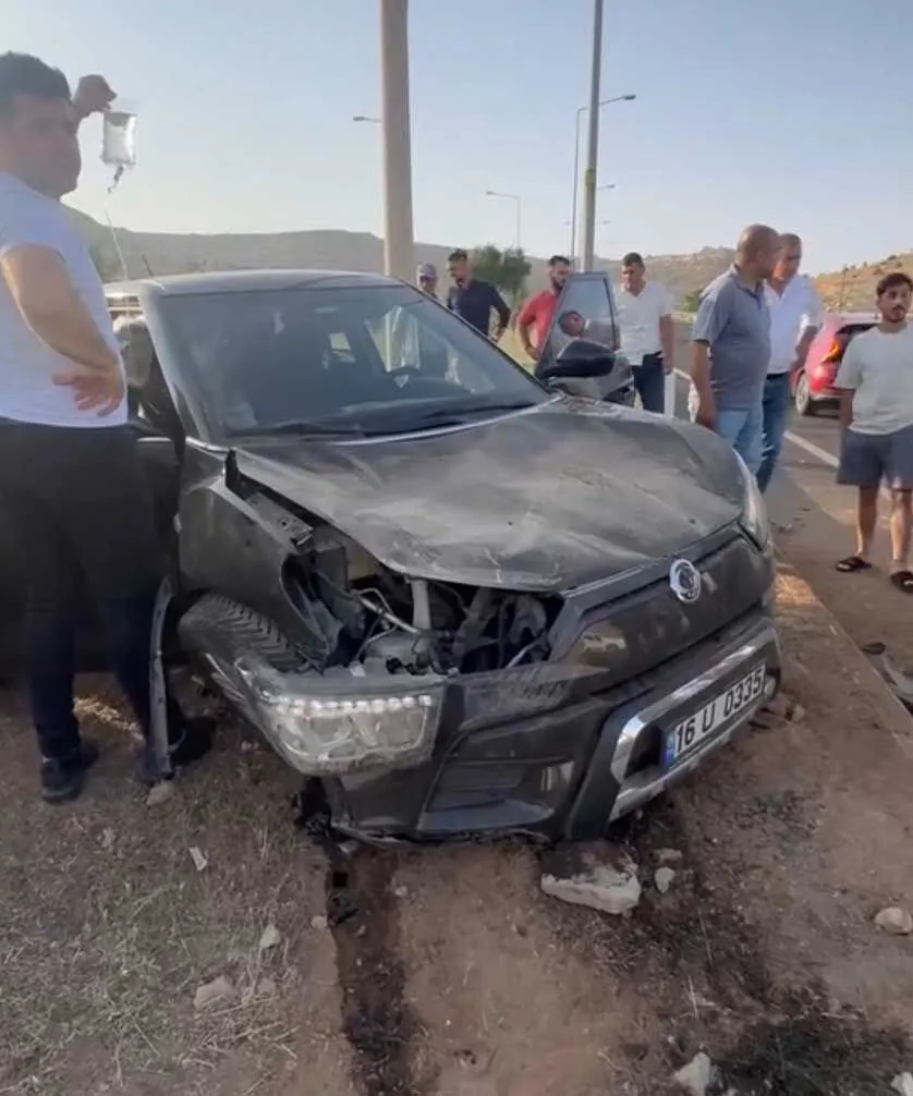 Mardinde Hafif Ticari Arac Ile Cip Carpisti 9 Yarali 1
