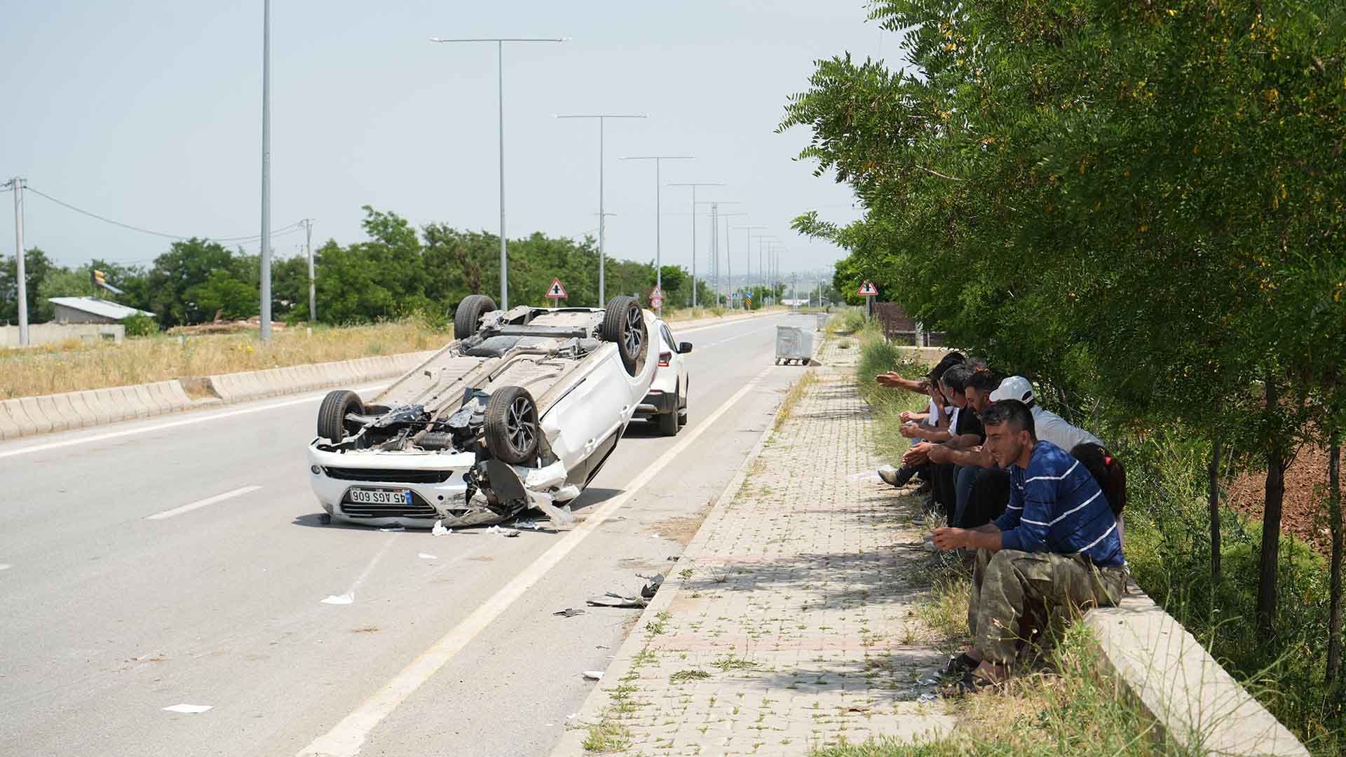 Muş'ta Ticari Araç Ile Otomobil Çarpıştı, 6 Kişi Yaralandı 2