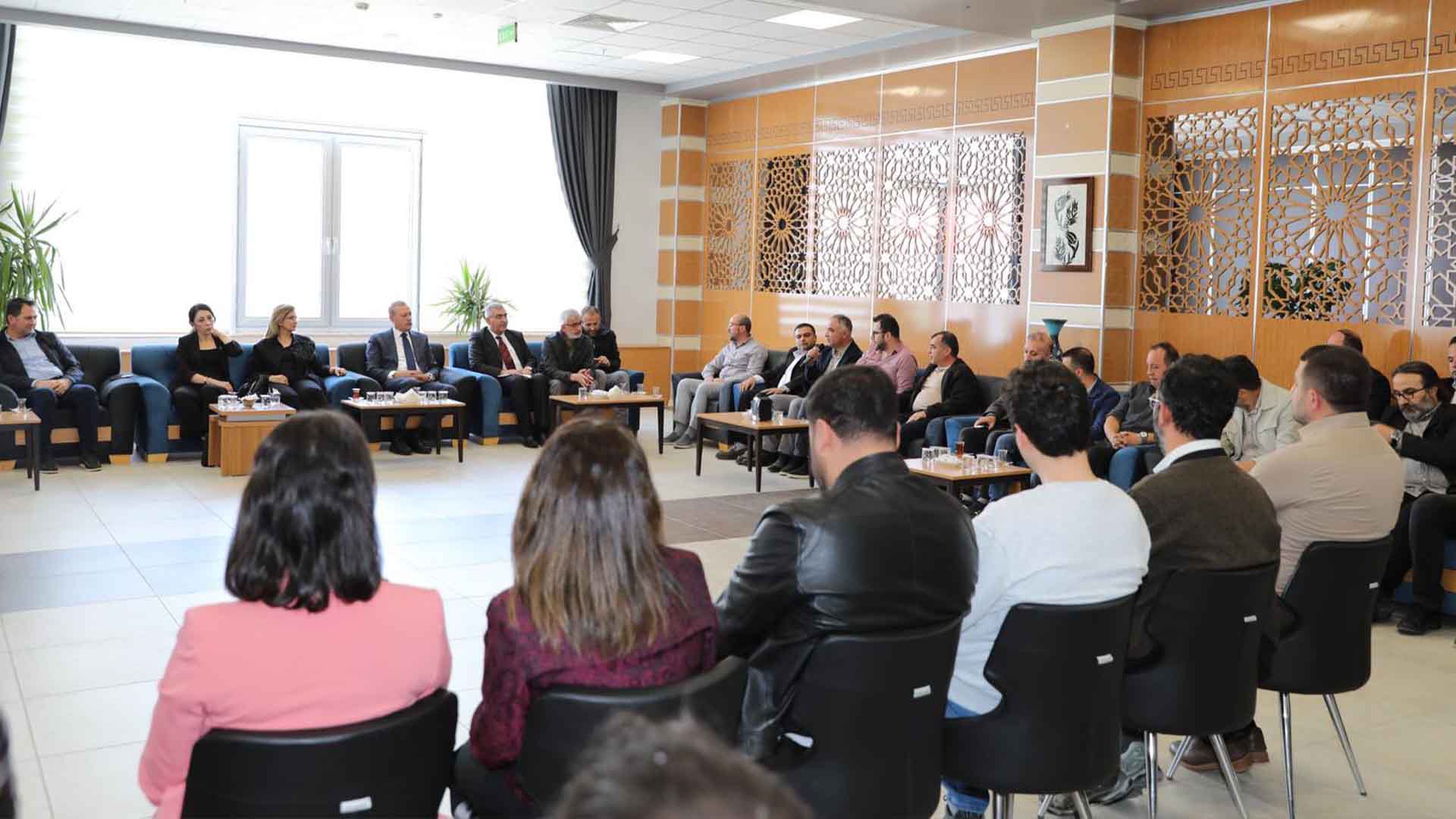 Rektör Elmastaş, Yeni Atanan Ve Unvan Alan Personelle Buluştu 1