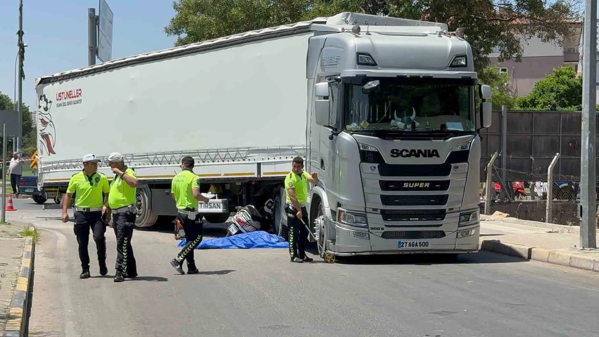 Tirin Carptigi Motosikletteki 2 Kisi Oldu 3