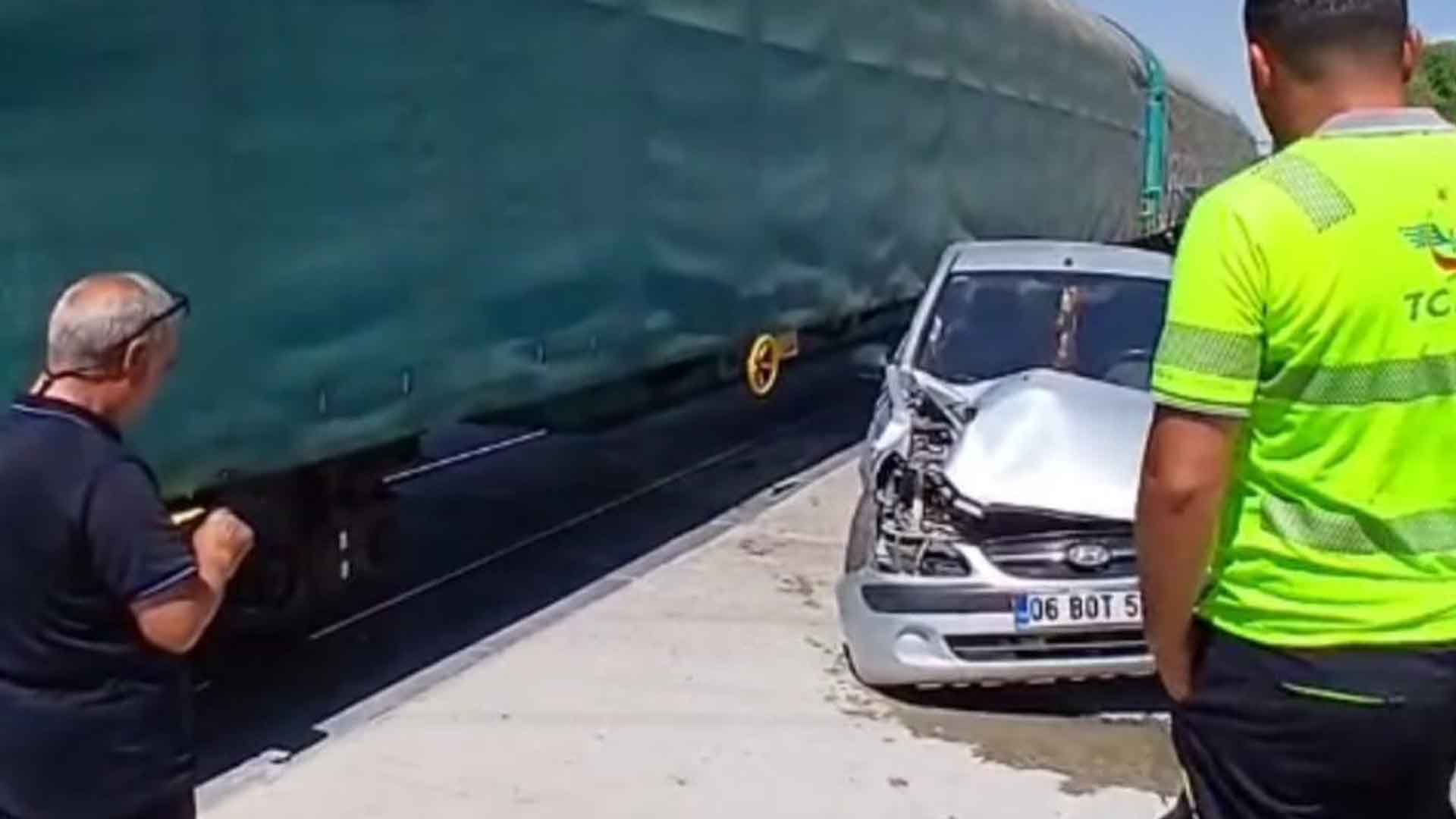 Van’da Tren Otomobile Çarptı, 1 Kişi Yaralandı 2