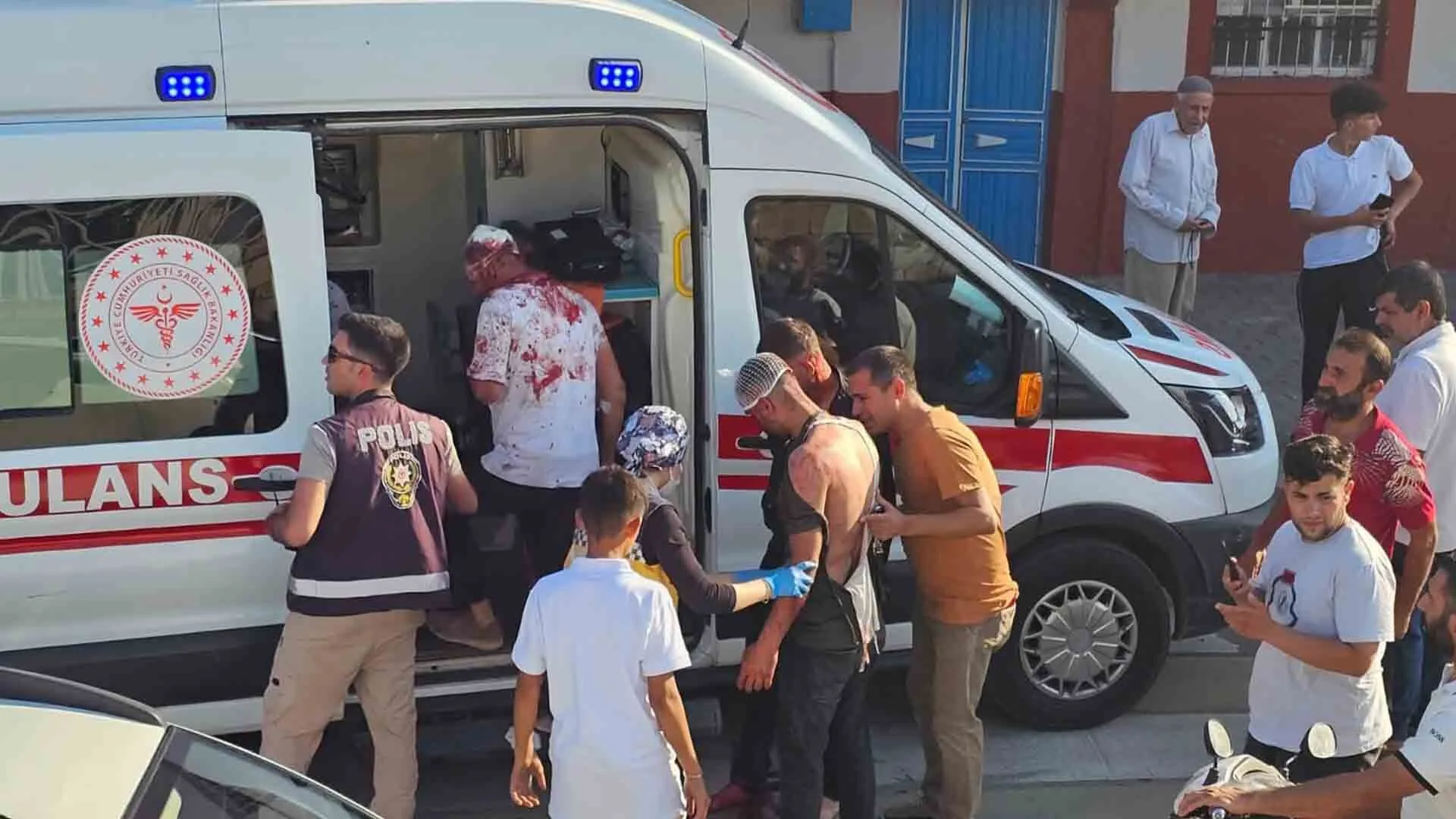 Akraba Aileler Arasinda Tas Sopa Ve Silahli Kavga 8 Yarali 6
