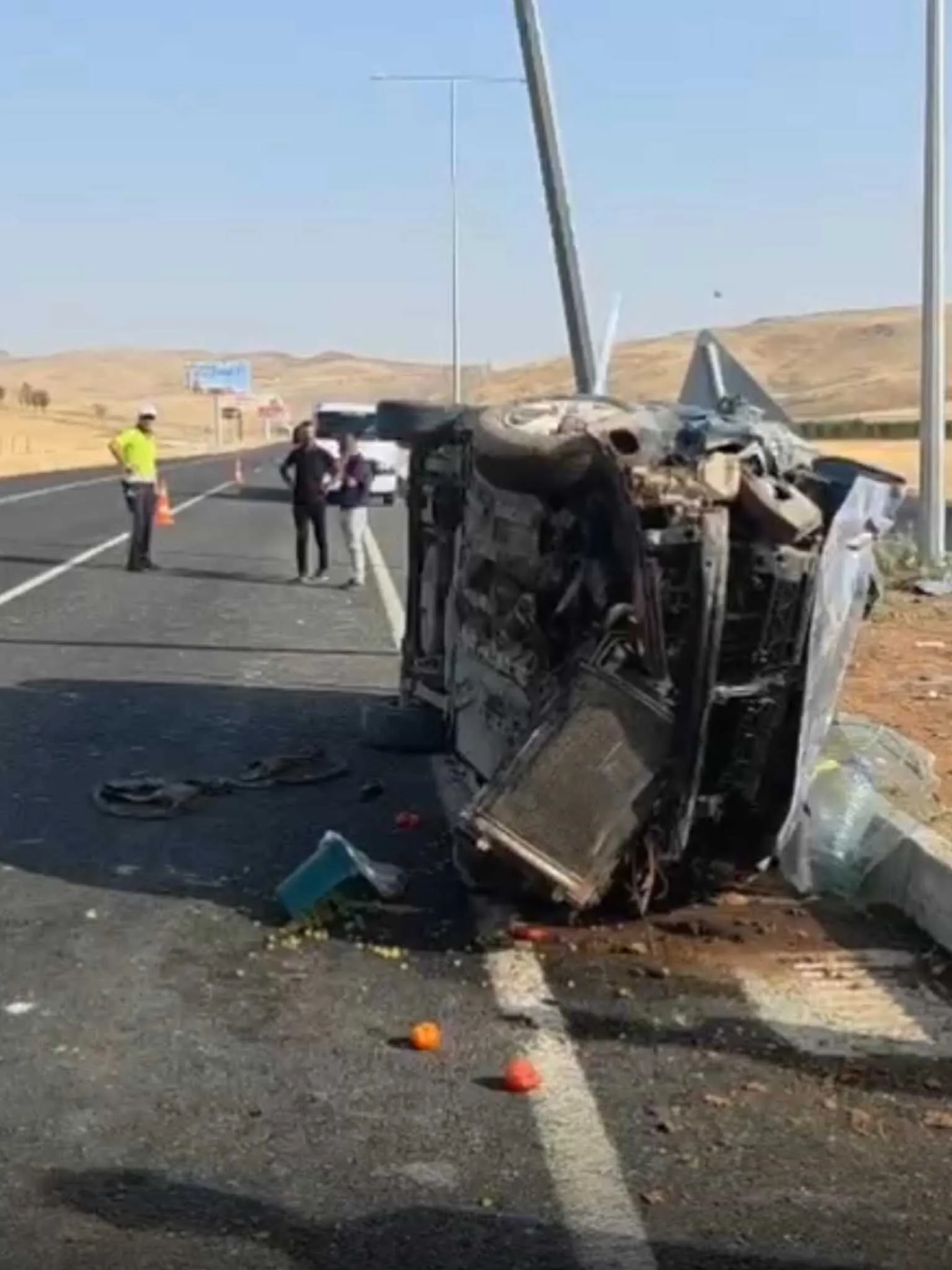 Batmanda Hafif Ticari Arac Elektrik Diregine Carpti 2 Olu 4 Yarali 4