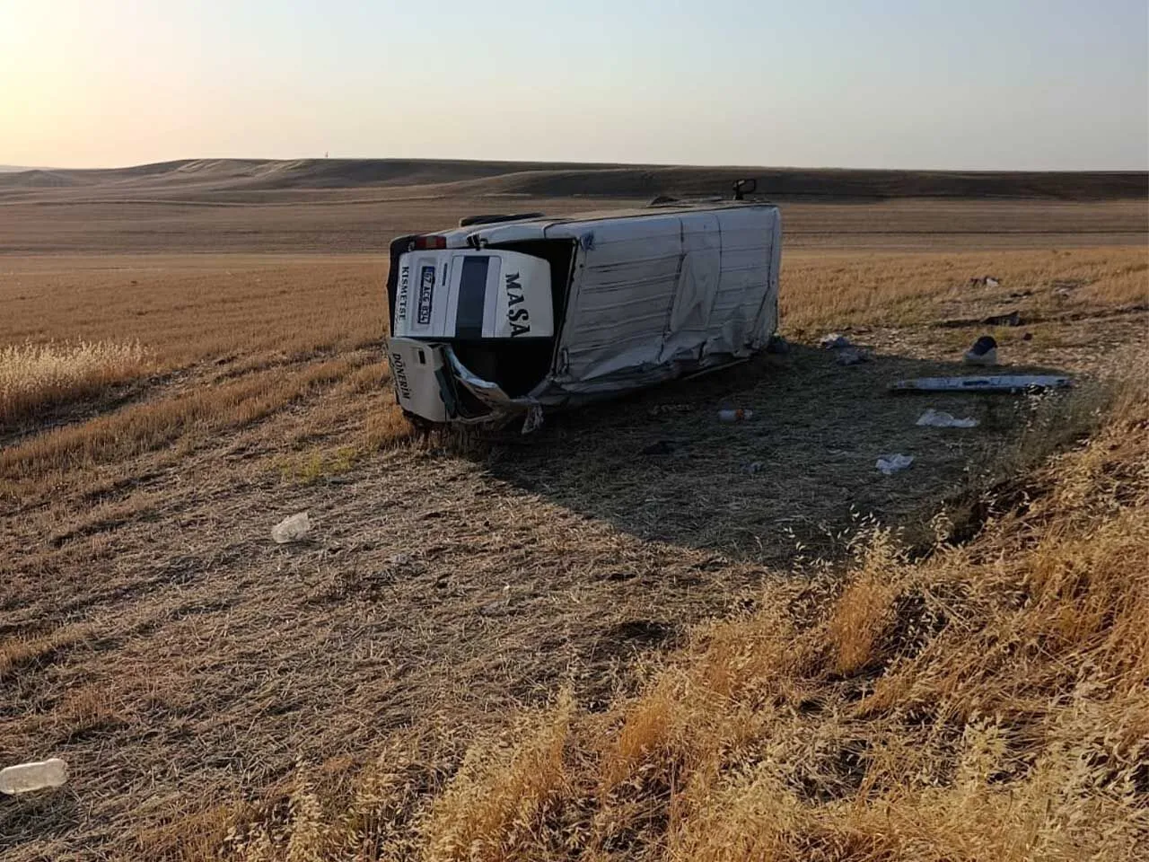 Bismilde Tarim Iscilerini Tasiyan Minibus Devrildi 2Si Agir 17 Yarali 8