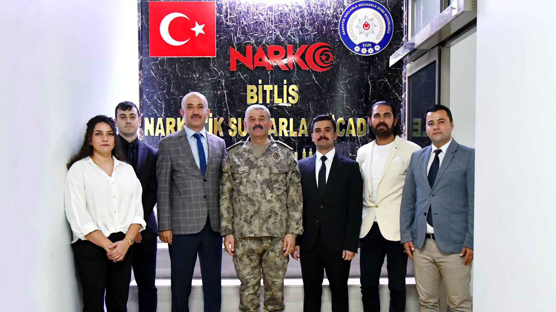 Bitlis Emniyet Müdürü Şekeroğlu'ndan Narkotik Ekibine Teşekkür Ziyareti 1
