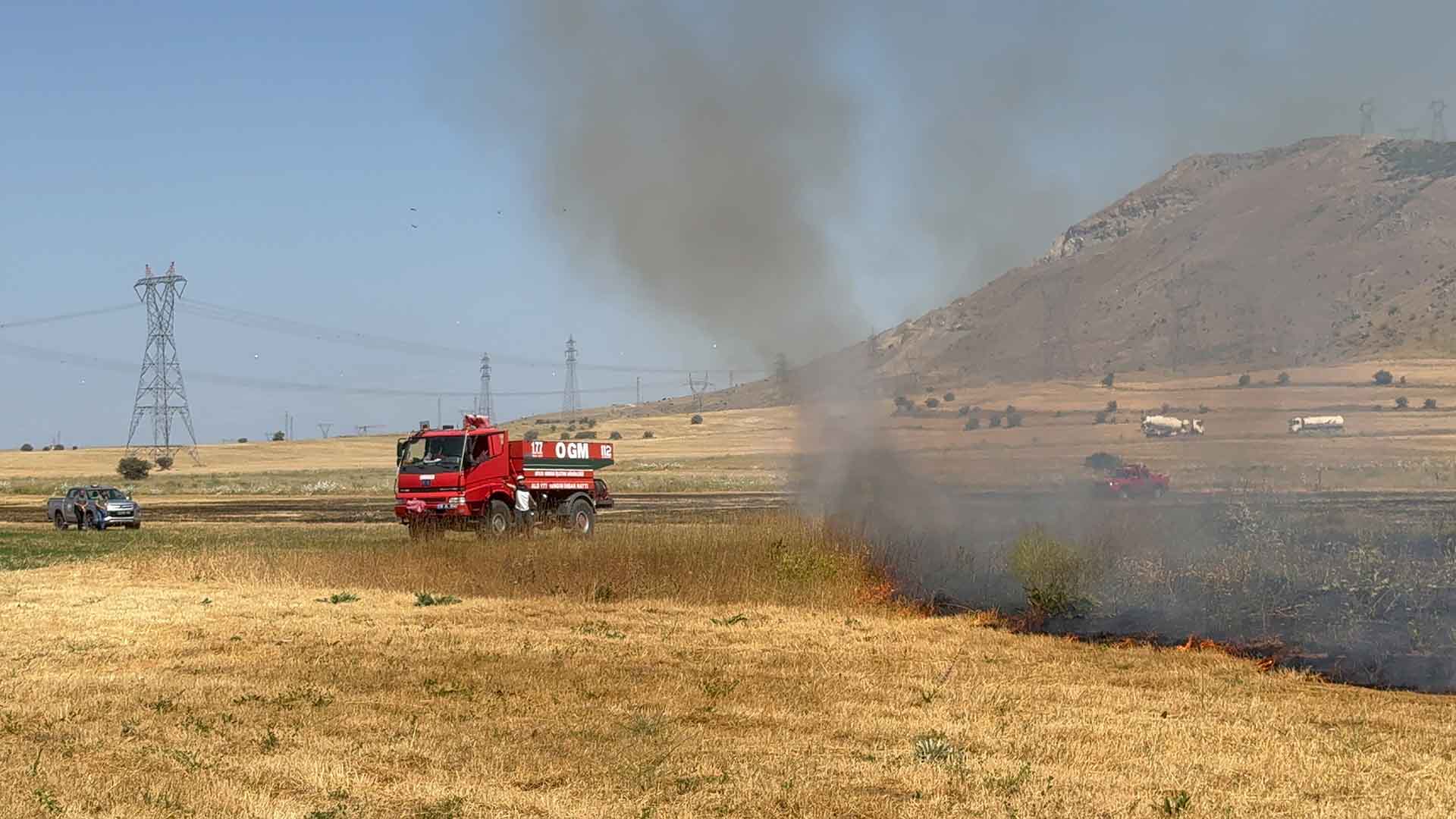 Bitlis'te 60 Dönümlük Alan Yangında Kül Oldu 2