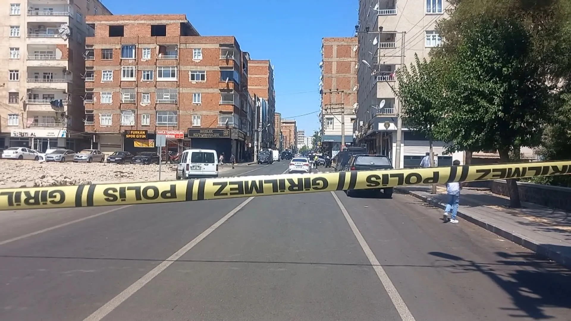 Diyarbakir Aile Ici Siddet Ihbarina Giden Polislere Ates Acildi 3 Yarali 1