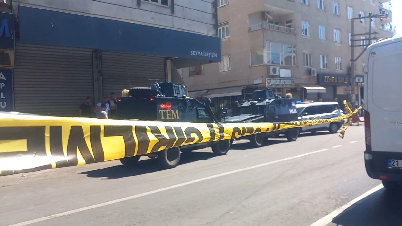 Diyarbakir Aile Ici Siddet Ihbarina Giden Polislere Ates Acildi 3 Yarali 4
