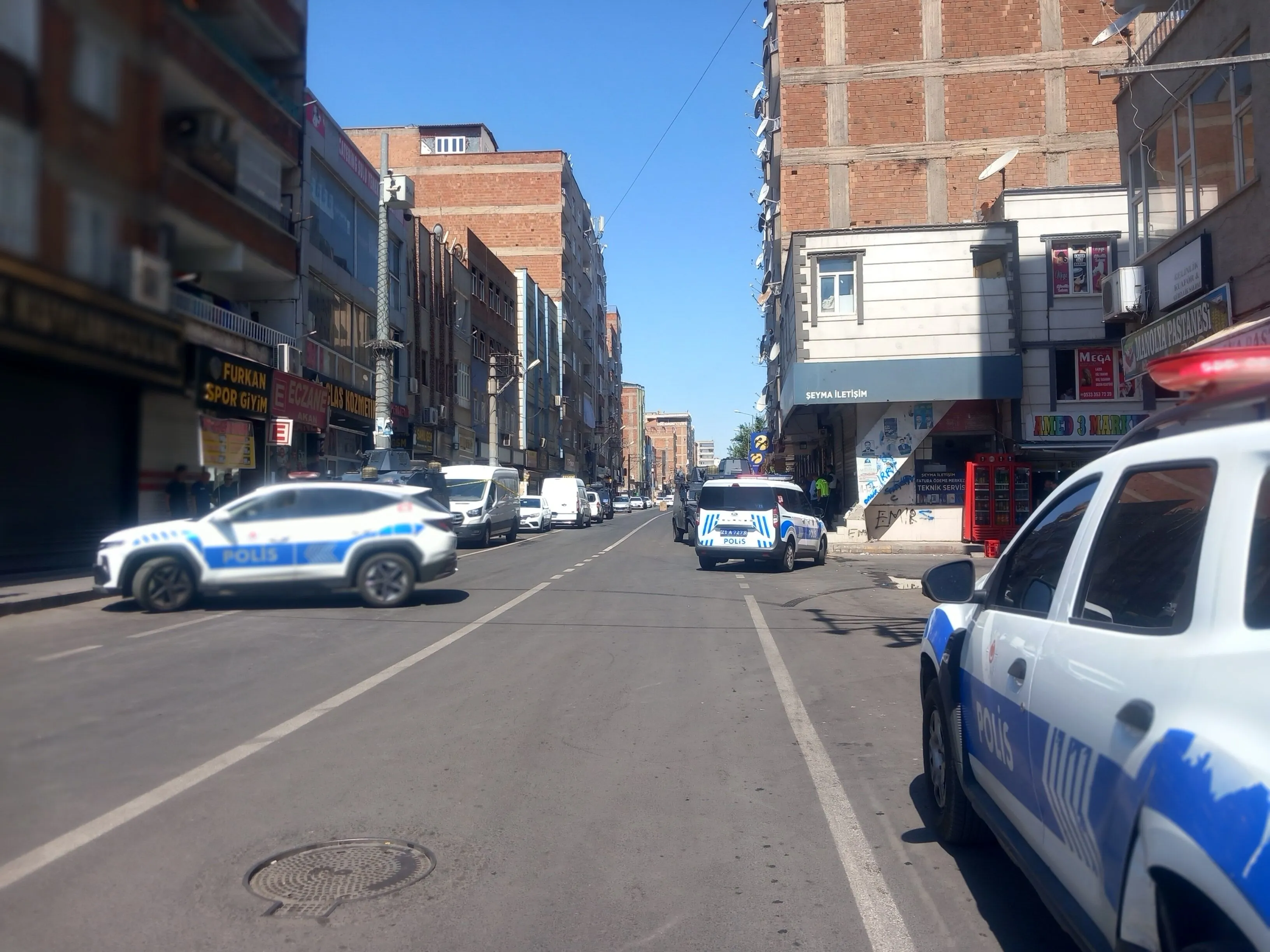 Diyarbakir Aile Ici Siddet Ihbarina Giden Polislere Ates Acildi 3 Yarali 5