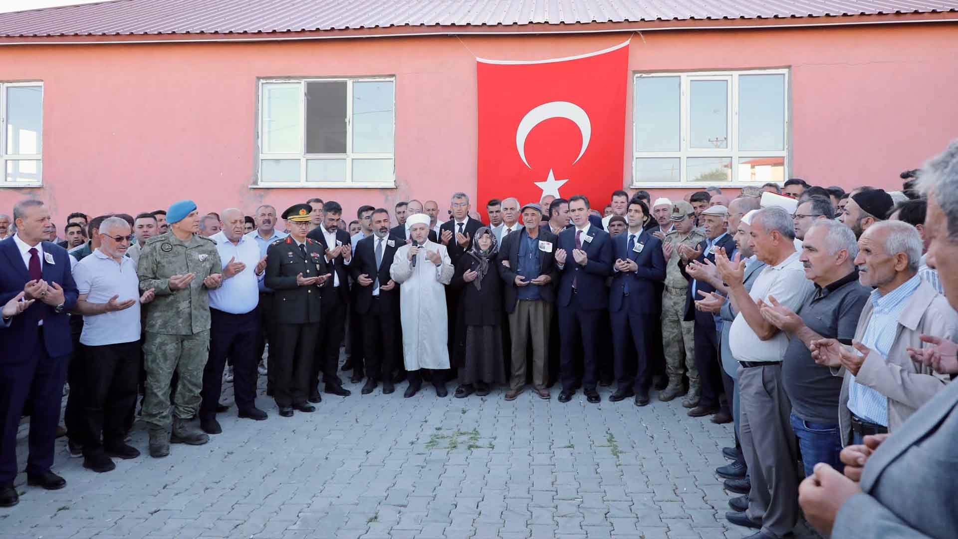 Şehit Mahsun Yeşiltaş Bitlis’te Son Yolculuğuna Uğurlandı 6