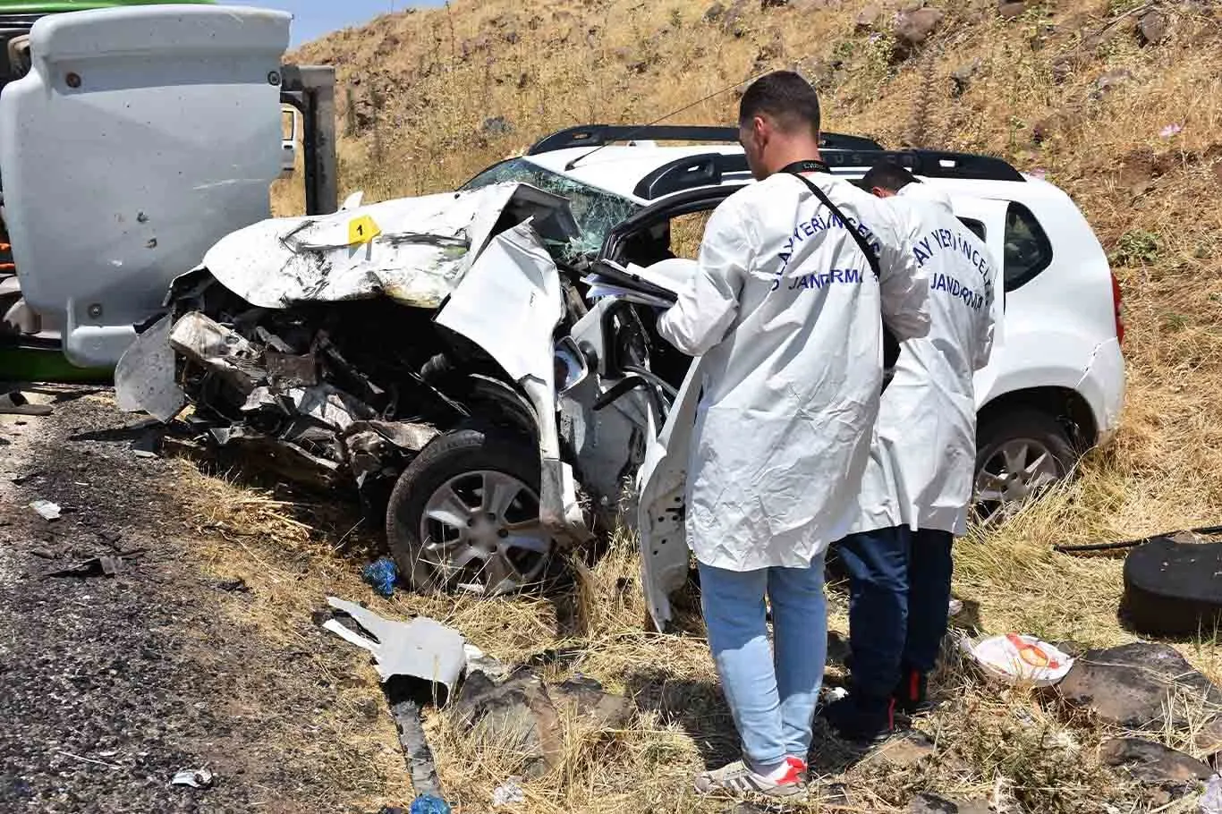 Siverek Diyarbakir Yolunda Feci Kaza 1 Olu 2 Yarali 2