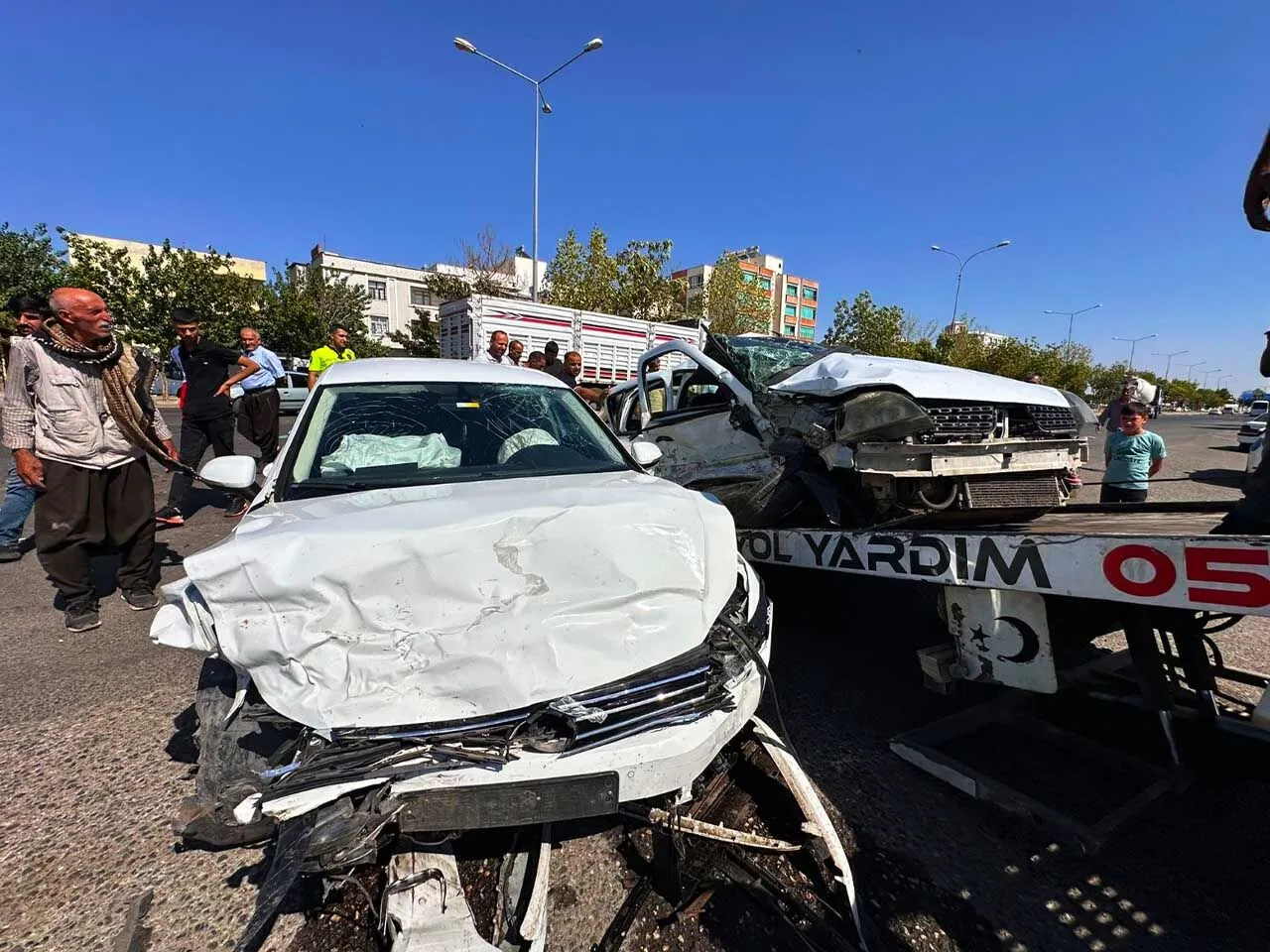 Siverekte Iki Otomobil Kafa Kafaya Carpisti 1 Olu 4 Yarali 3