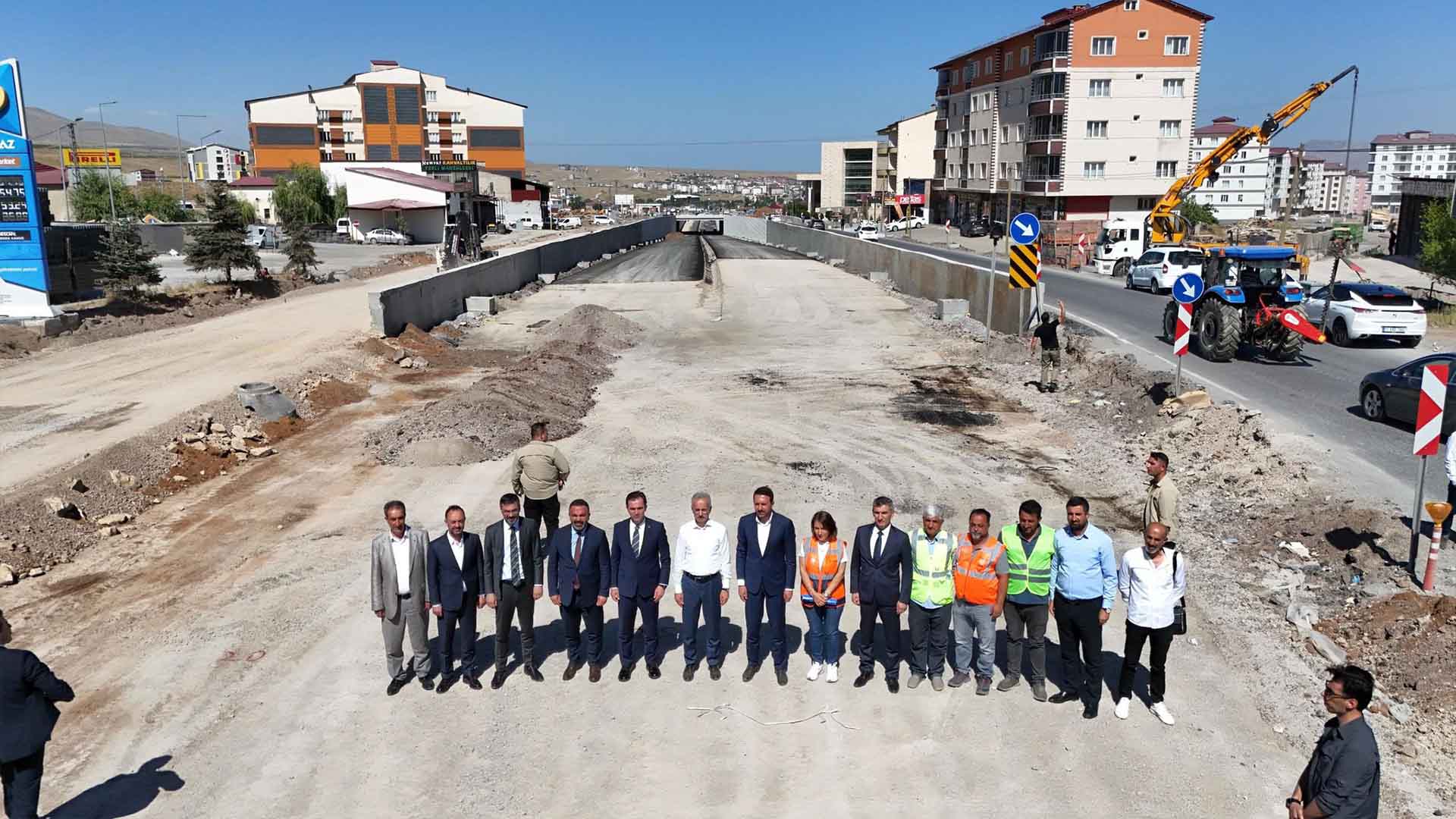 Ulaştırma Bakanı Tatvan Karşıyaka Kavşağı'nı İnceledi, Açılış Ağustos’ta 1