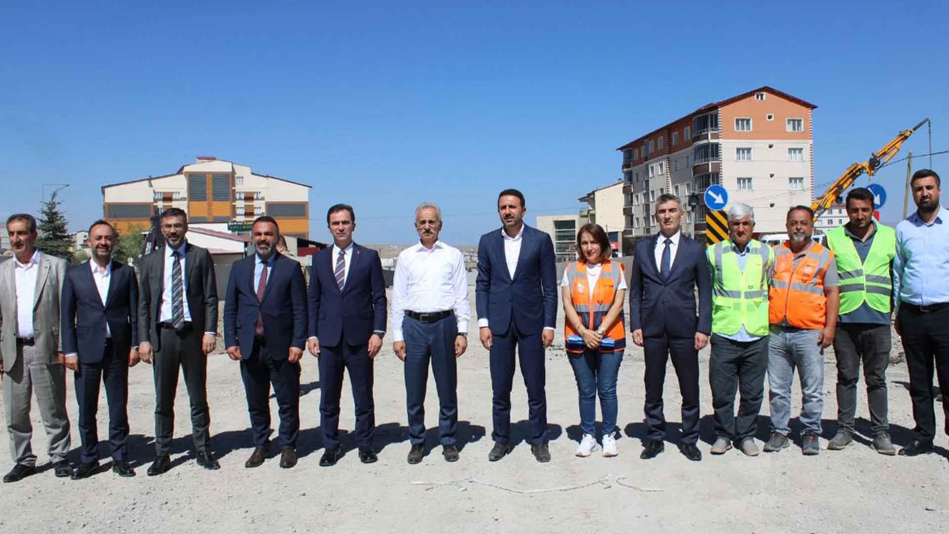 Ulaştırma Bakanı Tatvan Karşıyaka Kavşağı'nı İnceledi, Açılış Ağustos’ta 2