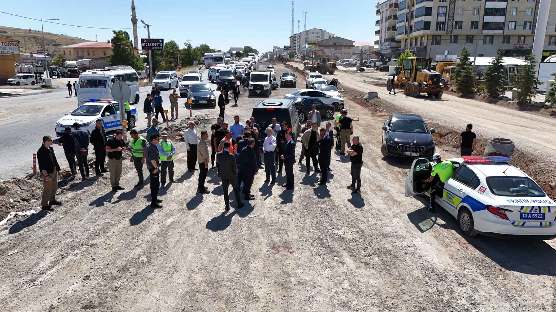 Ulaştırma Bakanı Tatvan Karşıyaka Kavşağı'nı İnceledi, Açılış Ağustos’ta 4