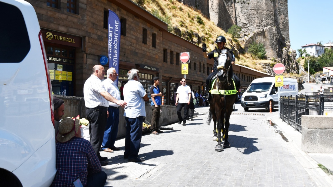 33F51C79 5F9A 425B A4F4 Ca9Dc9D92Db2