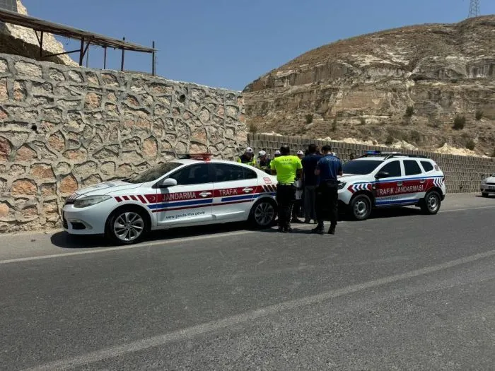 5 Metrelik Sarampolde Devrilen Aractan Mucize Kurtulus 1